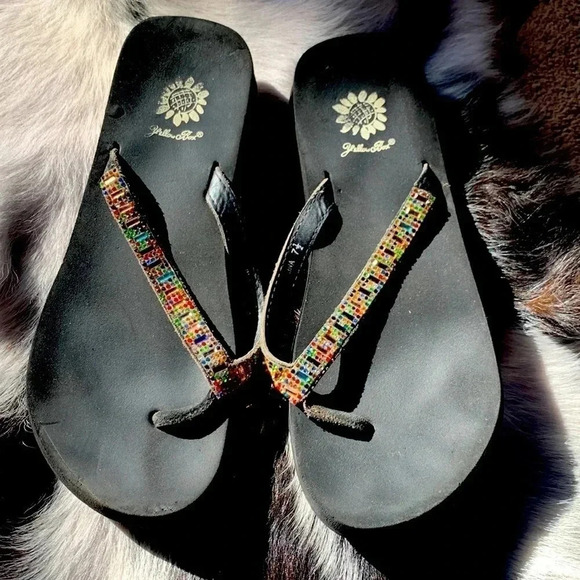 Yellow box flip flops size 7 1/2 multi colored stones - Picture 1 of 6